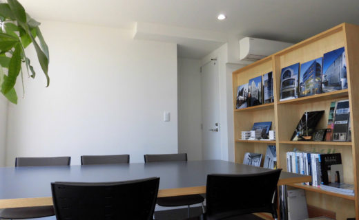 西村建設本社　1階打ち合わせ室