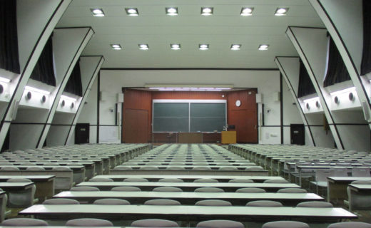 東京大学（駒場Ⅰ）講堂900番教室天井改修